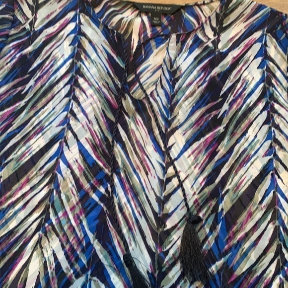 BANANA Republic 3/4 Bell Sleeve Semi Sheer Leaf Pattern Tunic Blouse Women’s XS - Picture 8 of 16